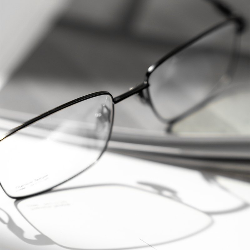 Elegant Stylish Factory Direct Eyeglasses designer frames eyewear Semi-Titanium Glasses Frames 