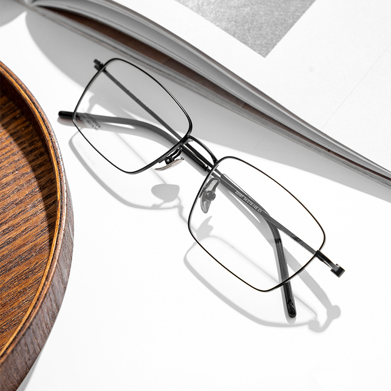 High Quality Fashionable Lightweight Bestselling Decoration Semi-Titanium Glasses Frames Eyewear Frames Eyeglasses