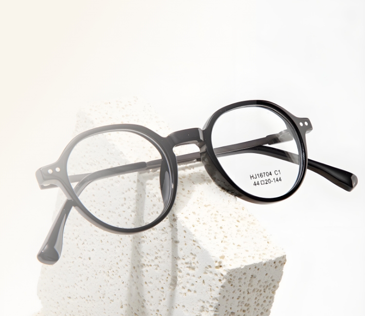 Danyang Pinhui Optics Manufacture Co.,Ltd
